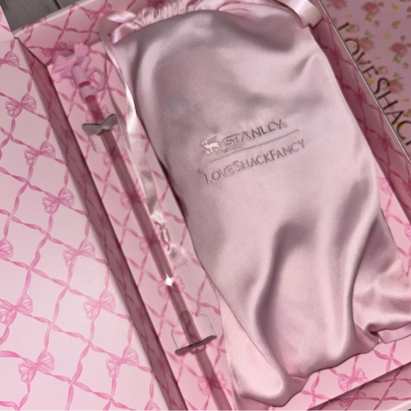 Stanley x Loveshackfancy 40oz quencher tumbler baby bow zip/ pink peppermint cup - Picture 5 of 7
